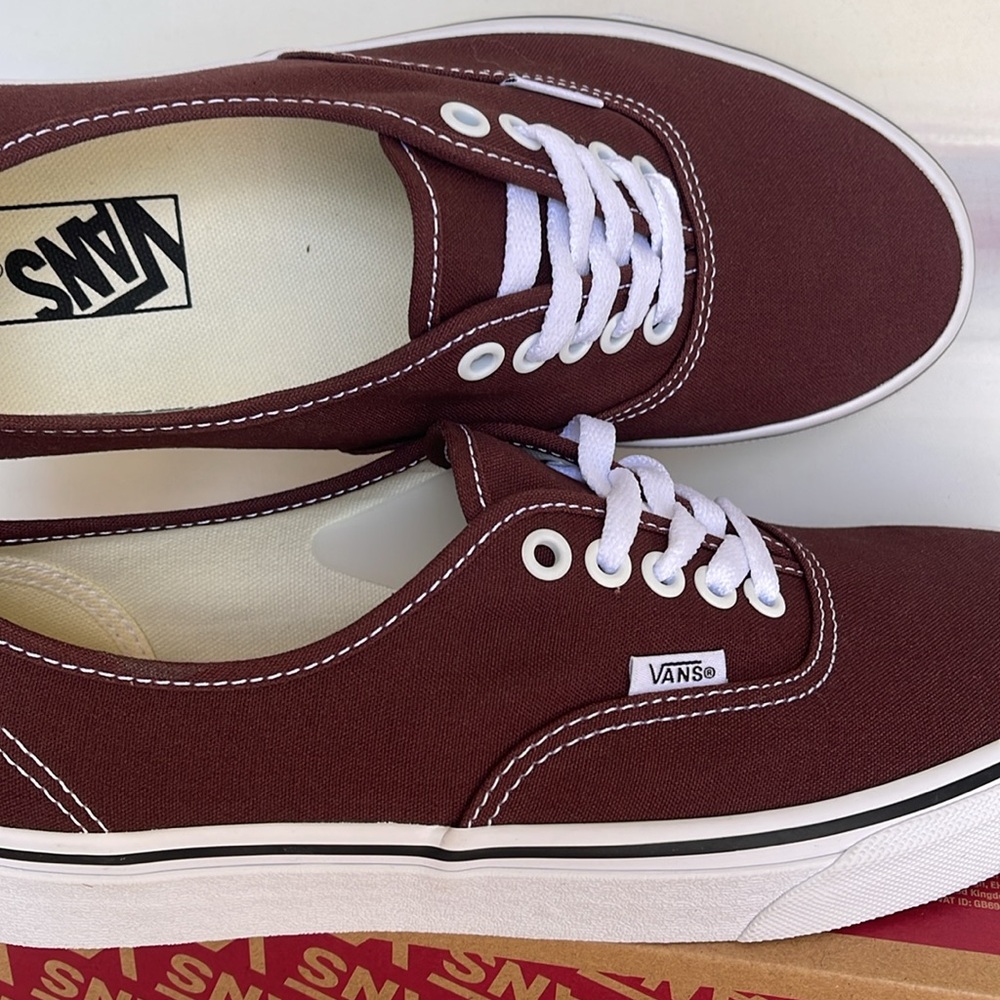 Vans WMNS Authentic
Color Theory Bitter Chocolate 
VN000BW57YO
Sneakers - Picture 15 of 16